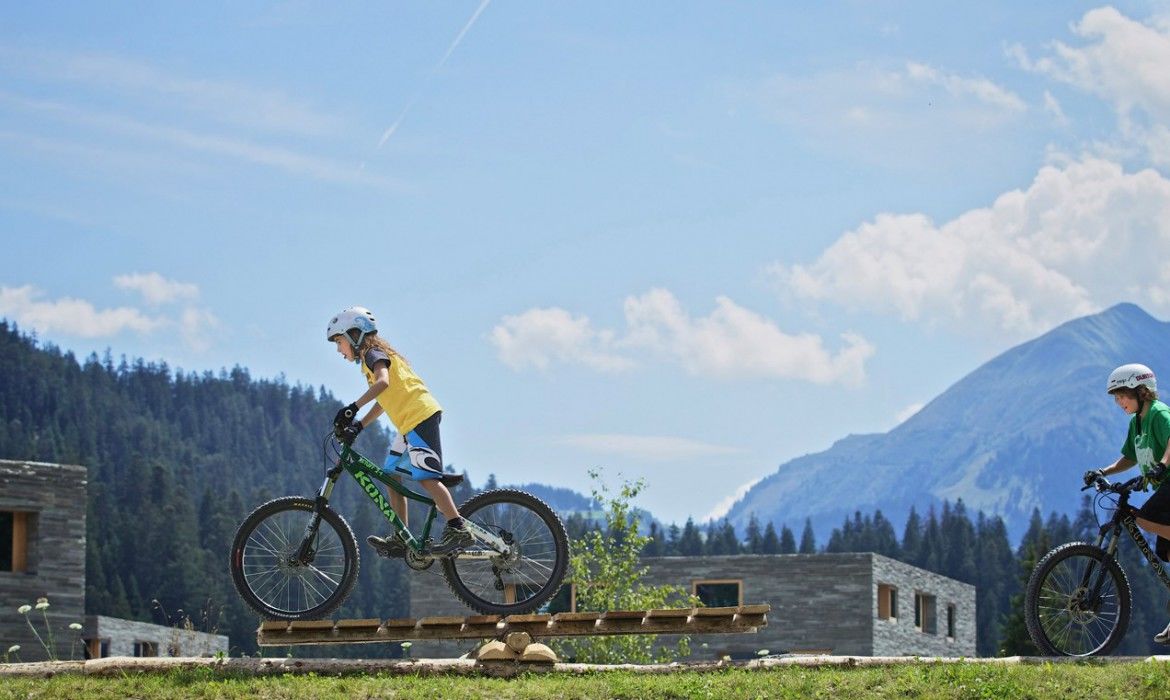 Buendnerhaus Hotel Laax Exterior photo